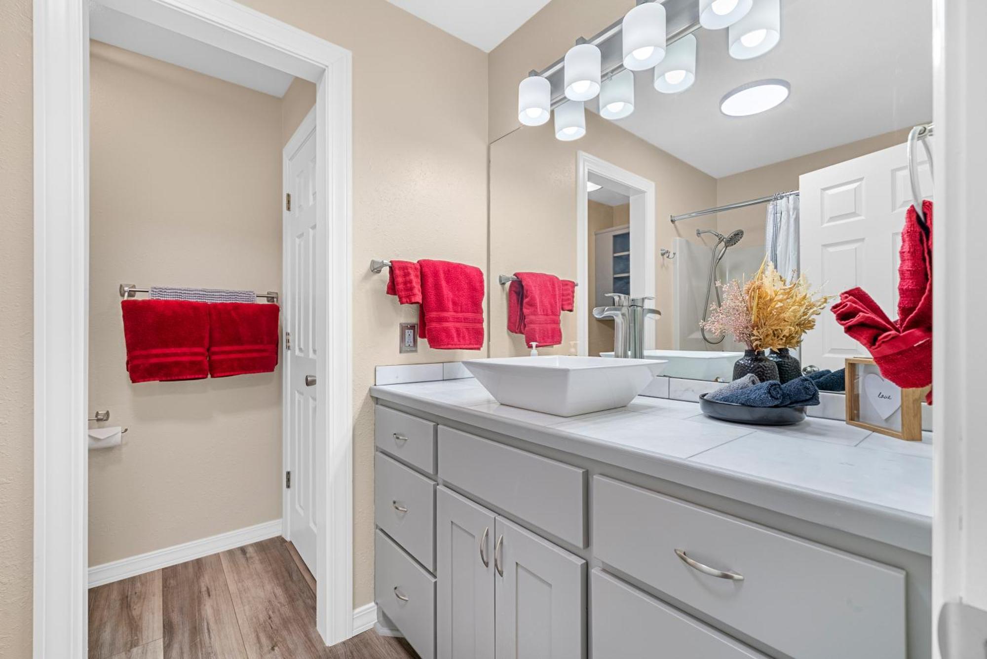 Adelines Lake View Elegant Home In Gated Community Sleeps 15 拉塞尔维尔 外观 照片