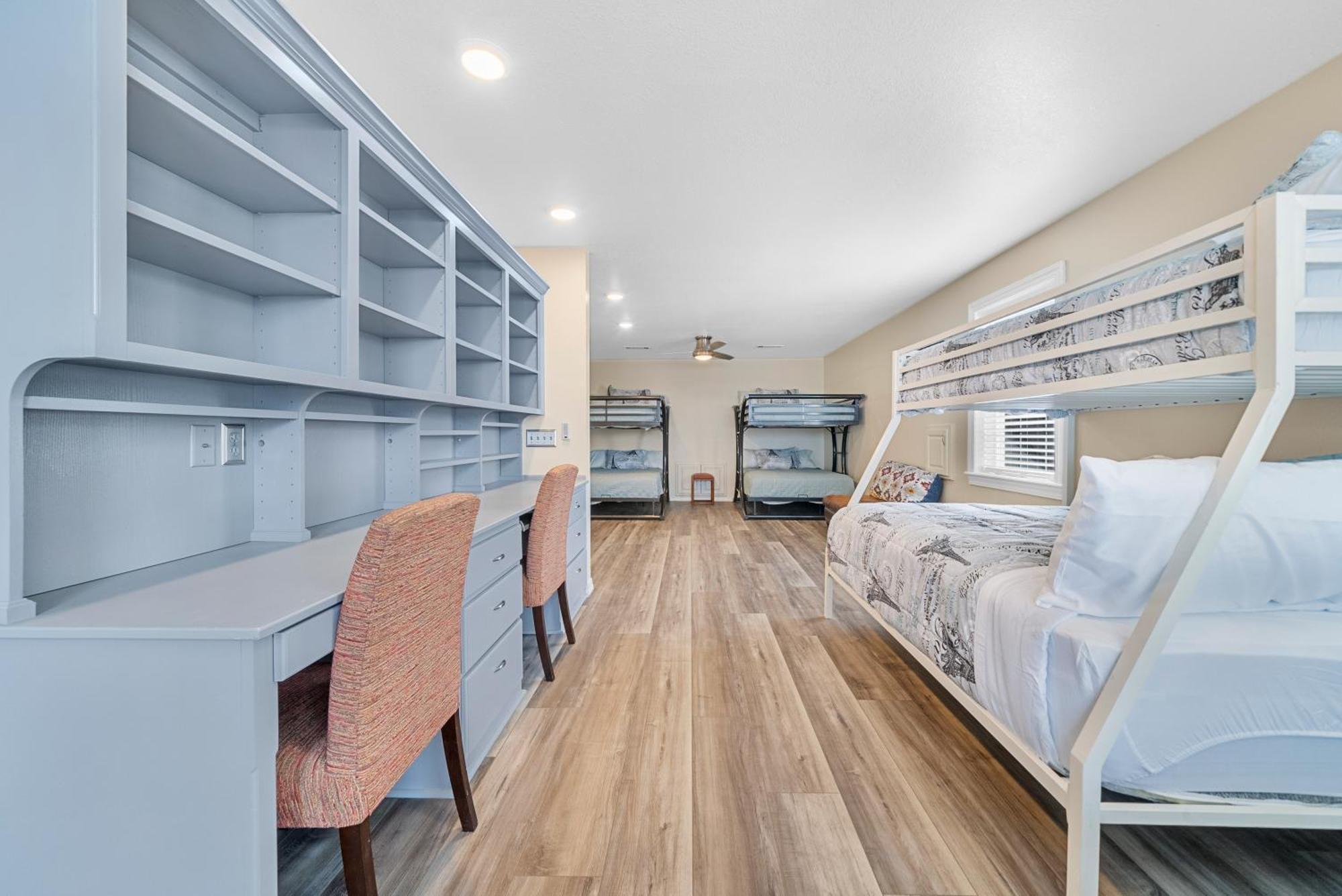 Adelines Lake View Elegant Home In Gated Community Sleeps 15 拉塞尔维尔 外观 照片