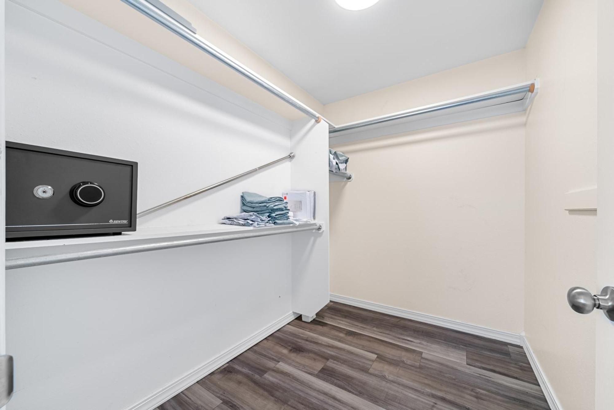 Adelines Lake View Elegant Home In Gated Community Sleeps 15 拉塞尔维尔 外观 照片